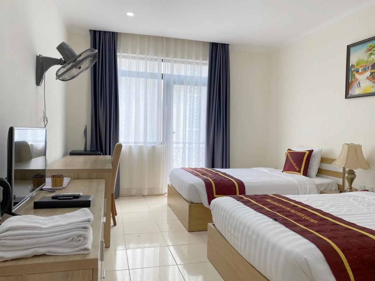 NguyẽN QuyèN Hotel Hanoi Exteriör bild