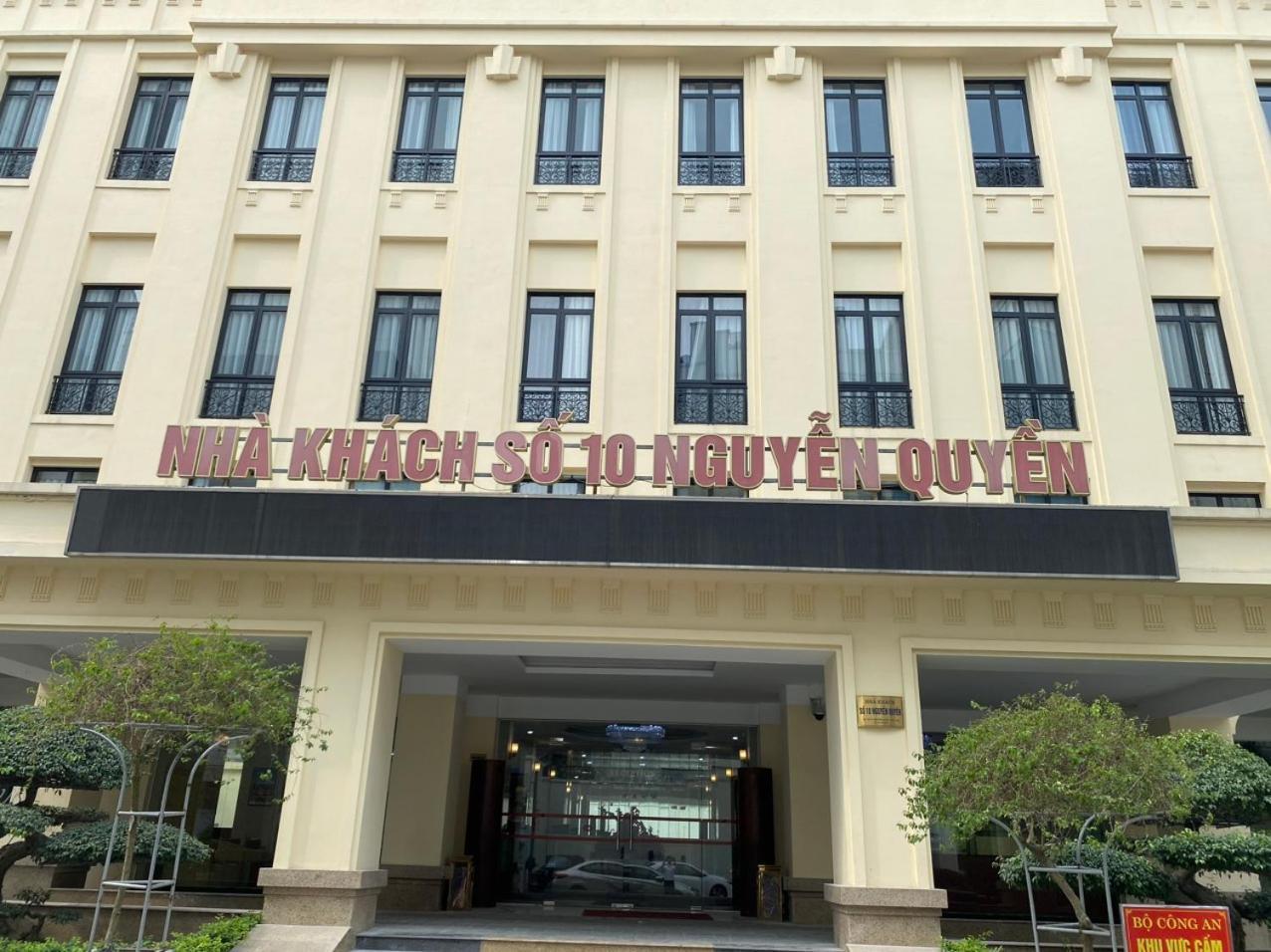 NguyẽN QuyèN Hotel Hanoi Exteriör bild